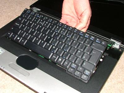 easynote-lifting-keyboard